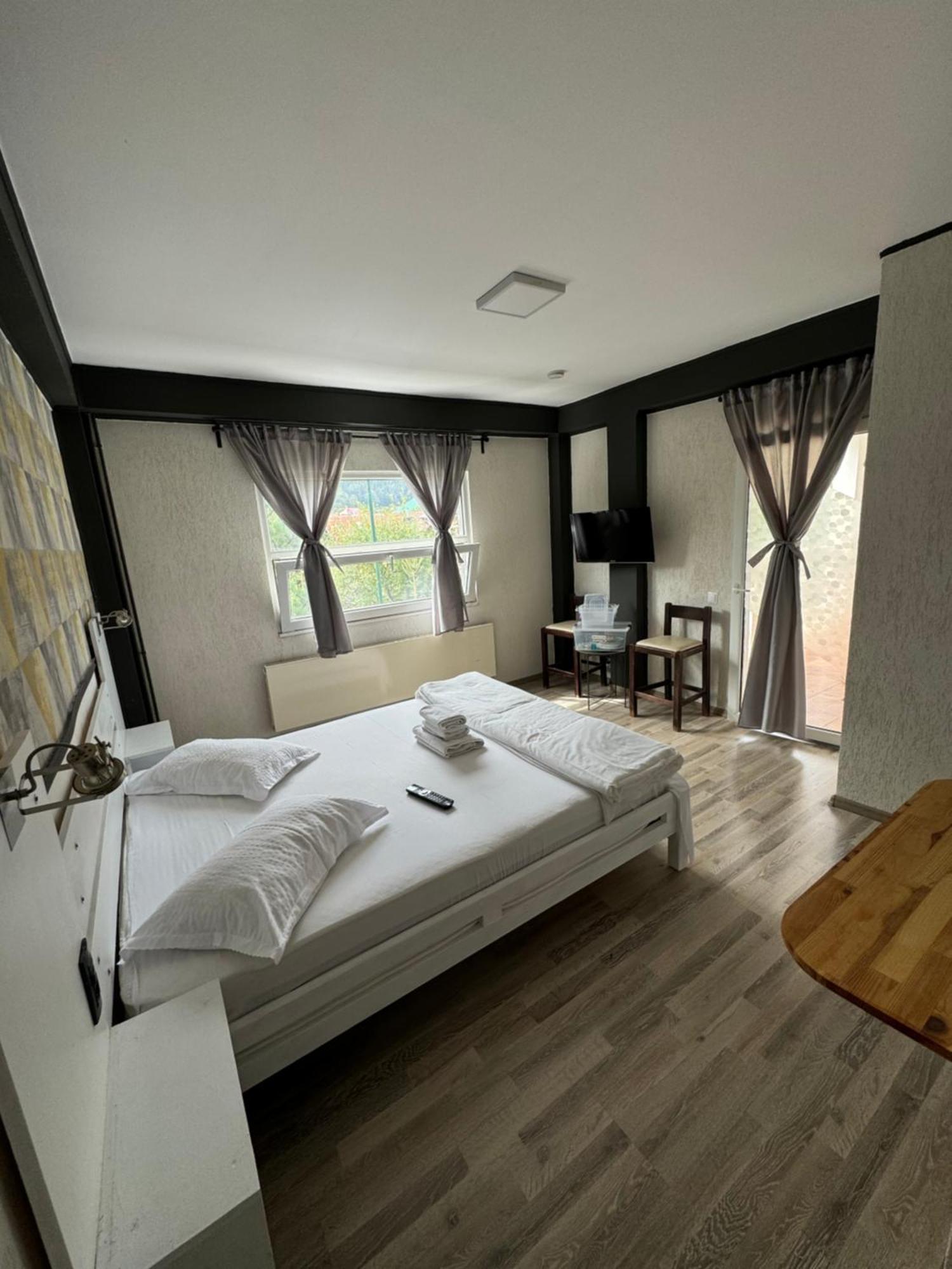 Casa David Hotel Buşteni Eksteriør billede